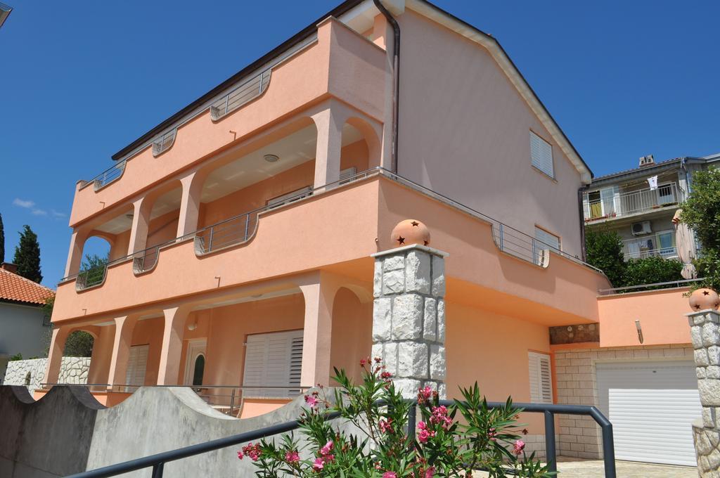 Apartments Bozic Novi Vinodolski Extérieur photo